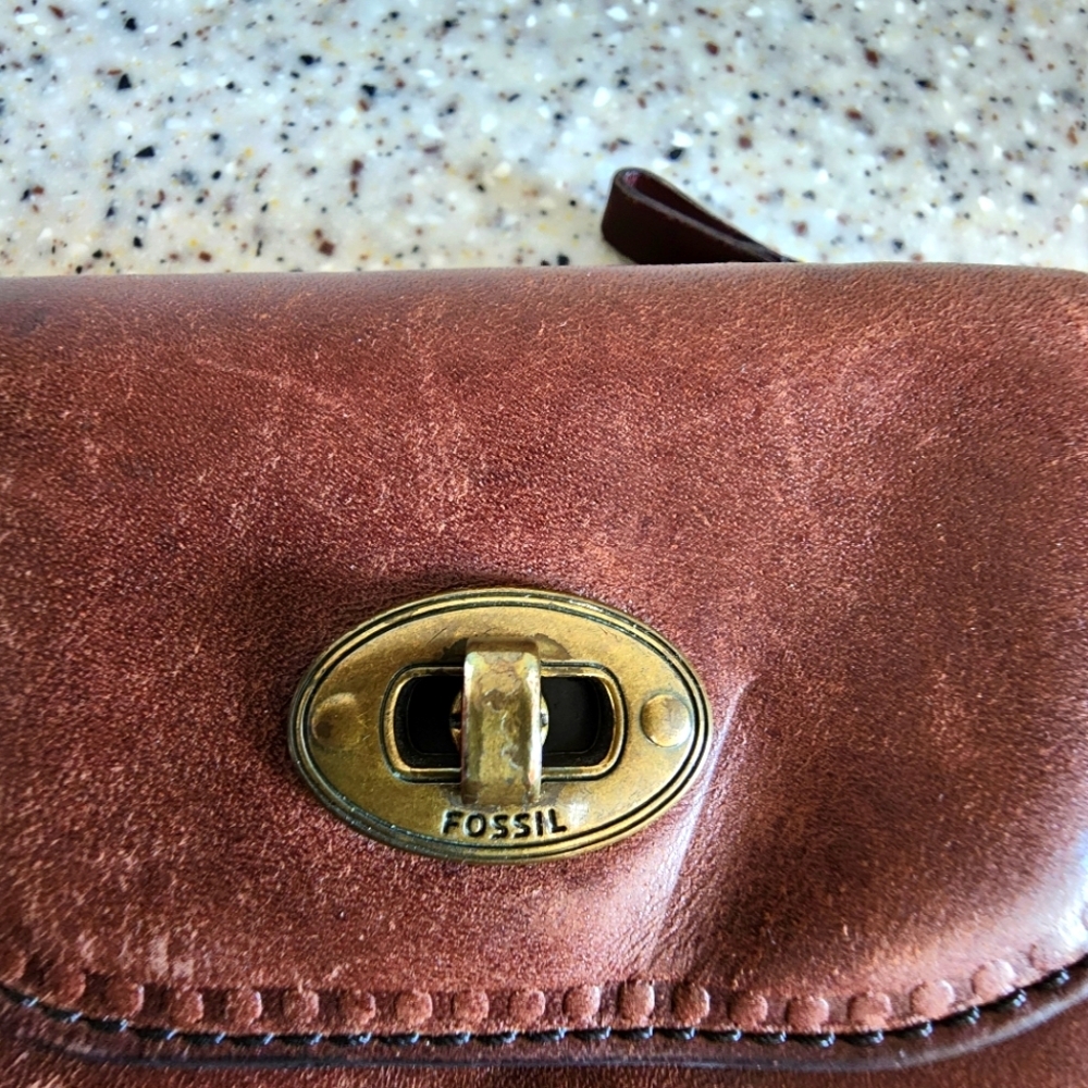 Fossil Turn Lock Trifold Card Wallet In Pecan, Le… - image 7